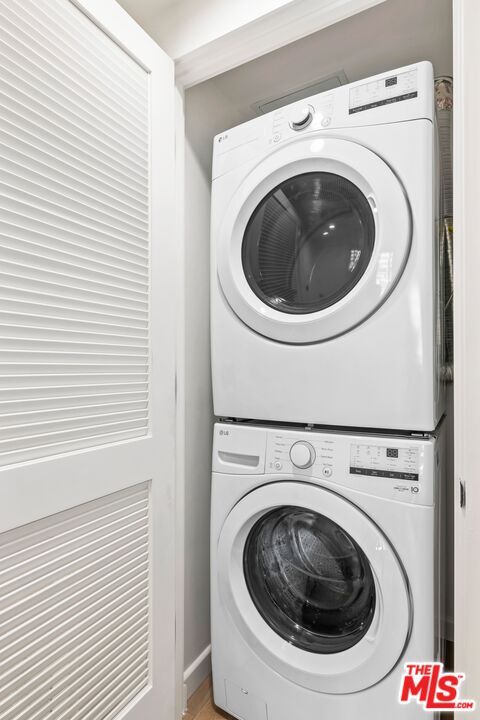 Building Photo - 1414 S Beverly Dr Unit 1/2 201