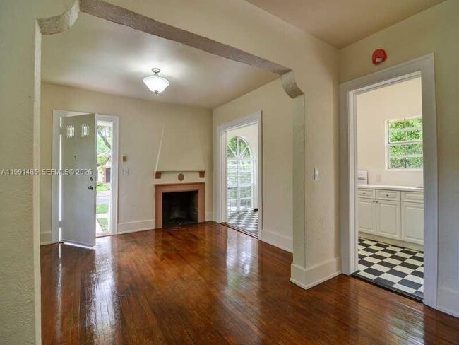 Photo - 1507 Genoa St