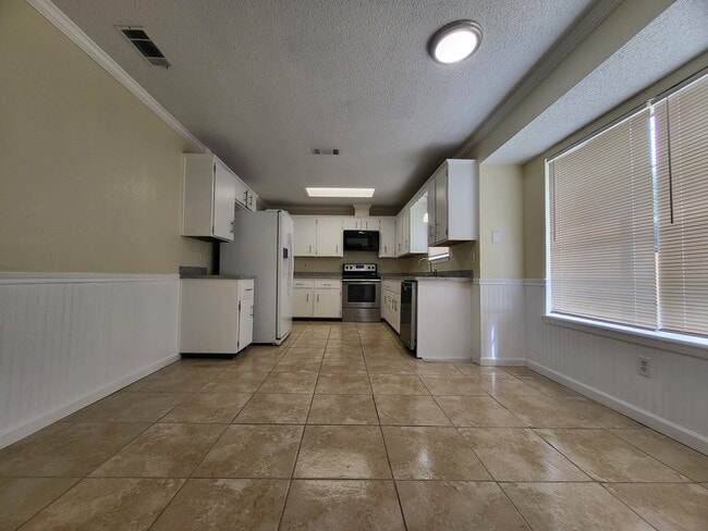 Photo - 1708 Kenyon St