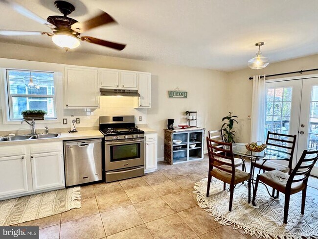 Photo - 24322 Canal Dr