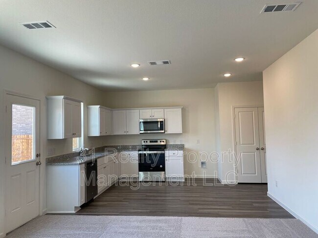 Photo - 1911 Chapel Hl Rd