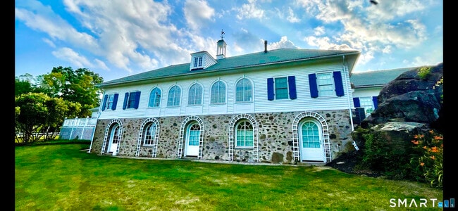 Photo - 19 Deercliff Rd
