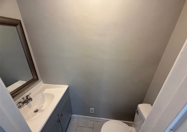 Photo - 2030 Windsor Ave