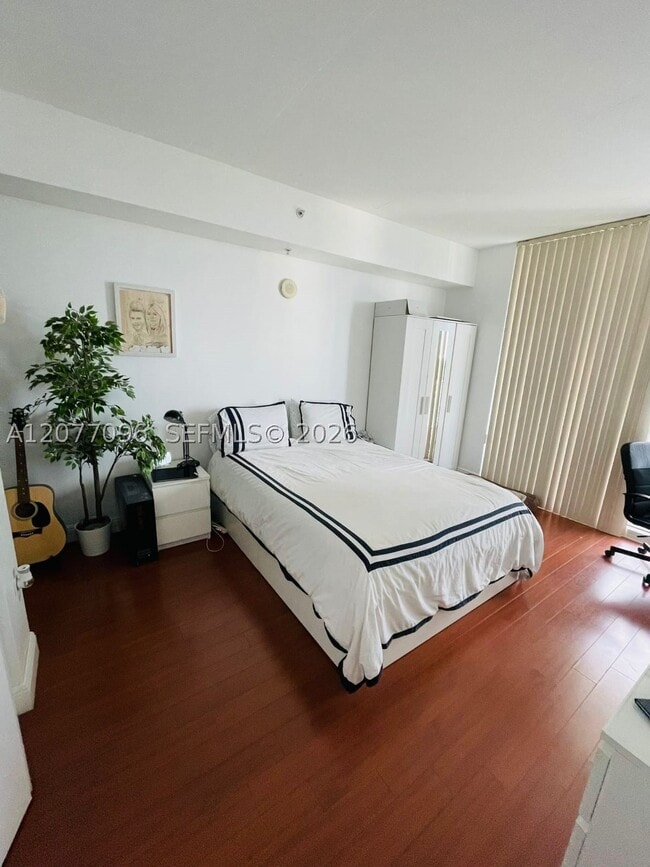 3180 SW 22nd St Unit 908