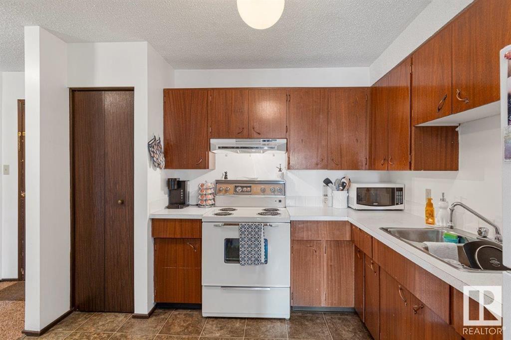 Photo - 10717-10108 108 Ave Unit 304