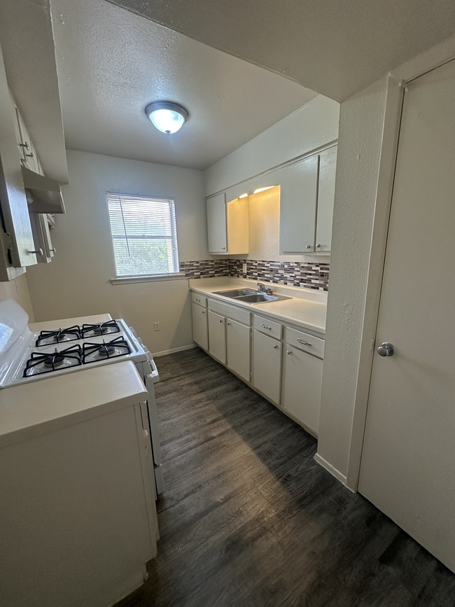 Kitchen - Cielo Hills Apartments