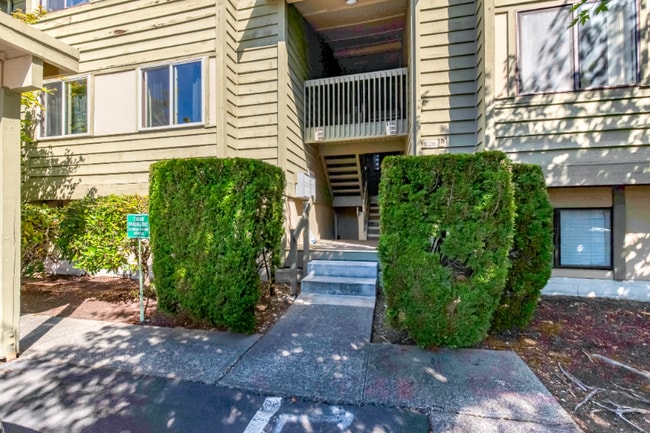 Photo - 4826 S 187th Pl Unit D105