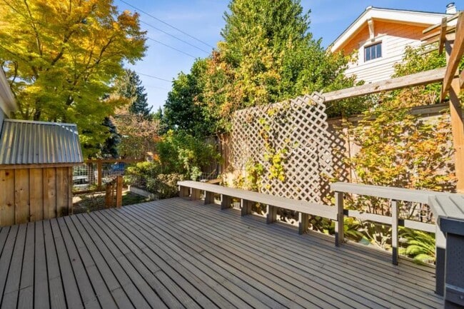 Photo - 3 bedroom in Seattle WA 98117