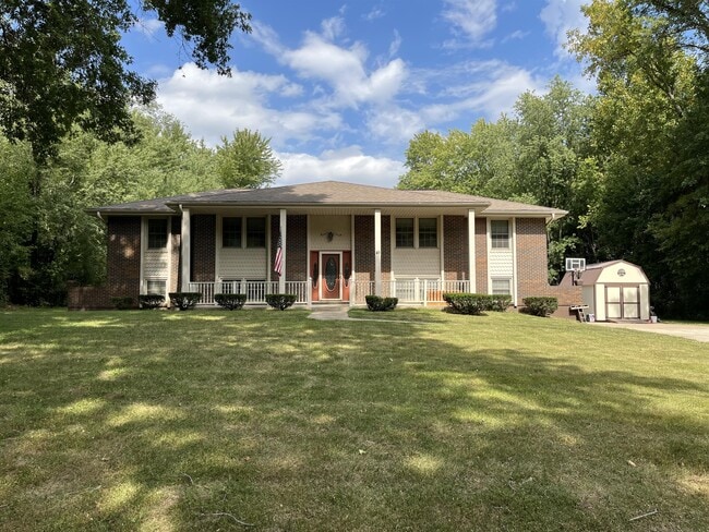 Building Photo - 41 NE 360th Rd