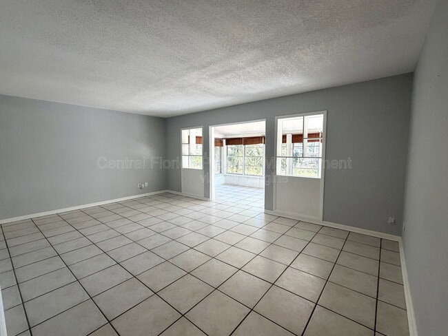 Photo - 1947 Summerfield Rd