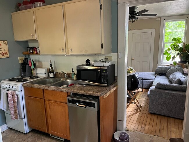Photo - 1237 E Johnson St Unidad 1237