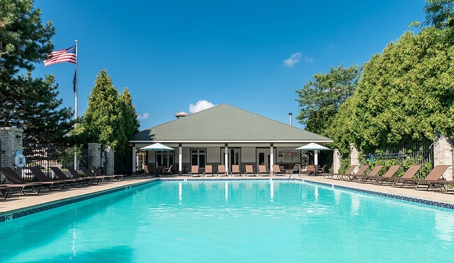 Piscina estilo resort en Holland, Michigan - Clearview