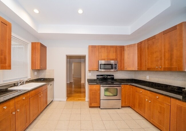 Building Photo - 32 Channing St Rental