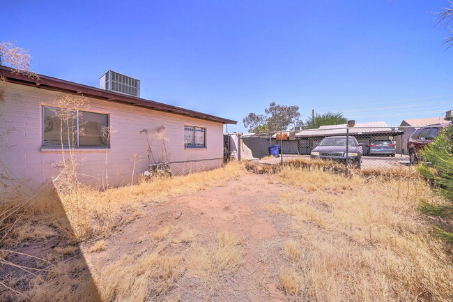 Photo - 373 N Williams St