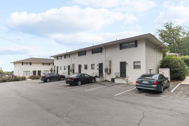 Photo - Hillside Manor