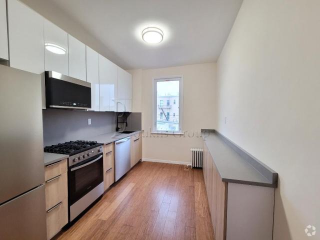 Building Photo - 2 bedroom in ASTORIA NY 11105 Rental