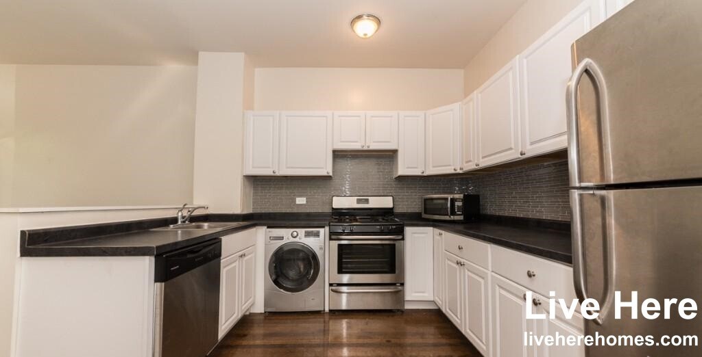 Photo - 648 W Roscoe St Unit 1N