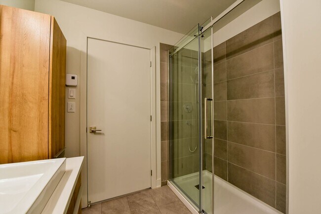 Photo - 9675 Av. Papineau Unit 402