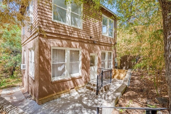 Photo - 2810 Pearl St Apartment Unit B