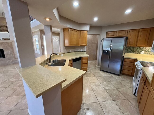 Photo - Hampton Court (Mililani Mauka) - Must see!!  3 bedrooms, central A/C, large 1745 sf, 2 story