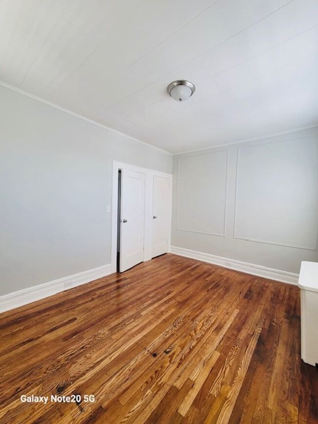 Photo - Modern Kit/Bath, Heat/HW included, Profess...