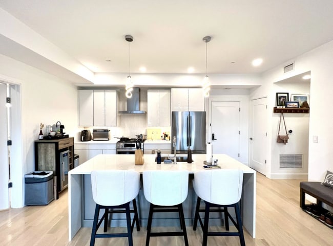Photo - 31 W 5th St