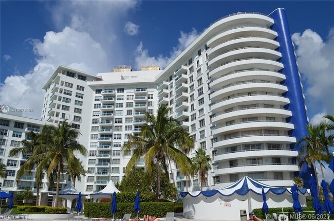 Photo - 5161 Collins Ave Unit 615
