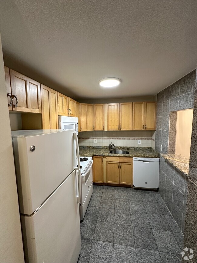 Building Photo - 11 Weld St Unit 31 Rental