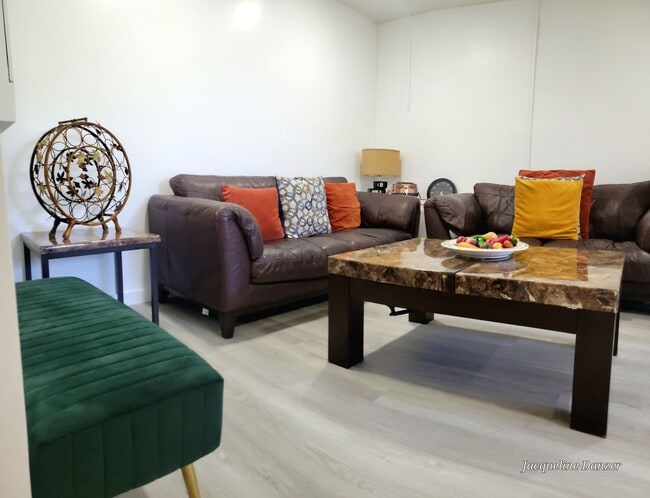 Building Photo - 2241 NE 38th St Unit Cozy 1-bed 1-bath - Lease