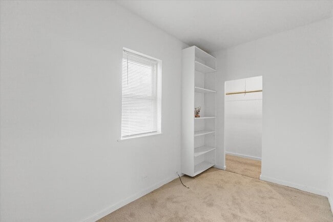 Photo - 4841 S Loomis Blvd