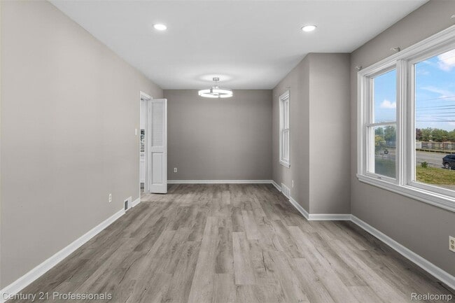 Photo - 3621 Livernois Rd