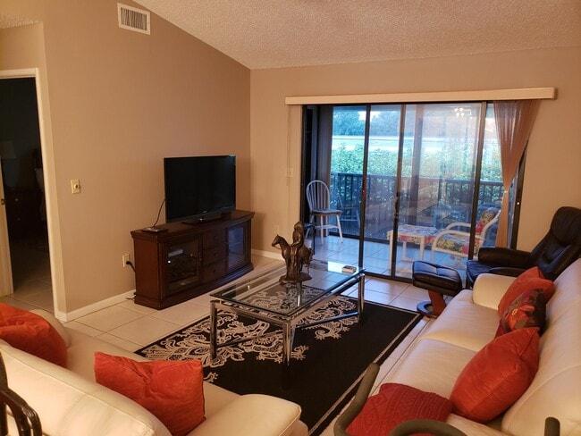 Photo - 15011 Ashland Cir Unit 31
