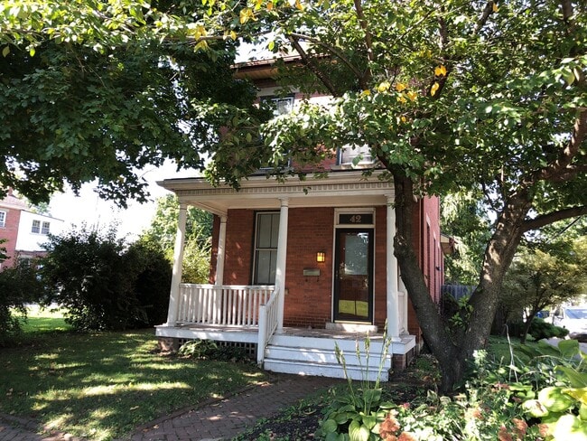 Building Photo - 42 E 3rd Ave Unit 42