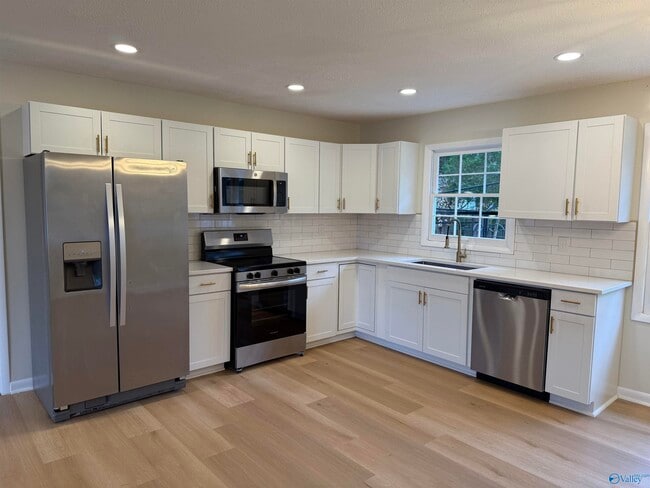 Photo - 1002 Parcus Rd SE