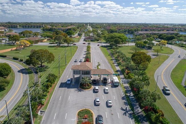 Photo - 601 SW 142nd Ave Condo Unit 311Q