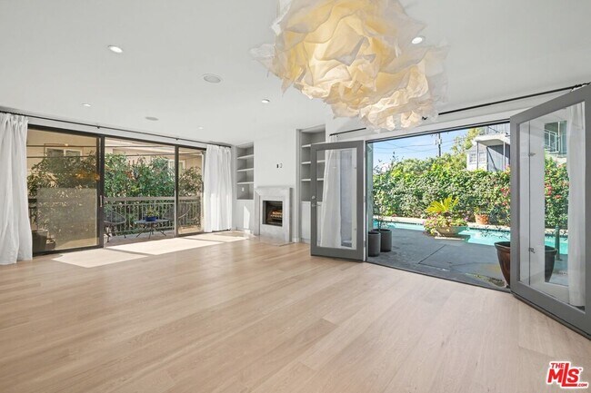 Photo - 1021 Westmount Dr Unit 102