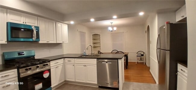 Photo - 183 Thorncliffe Dr