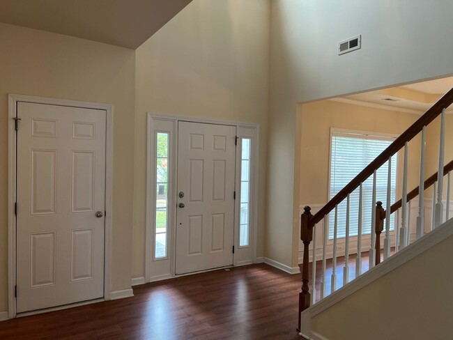 Photo - 712 CALLAY Hill Way