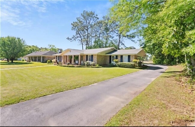 Photo - 3813 St Andrews Loop N