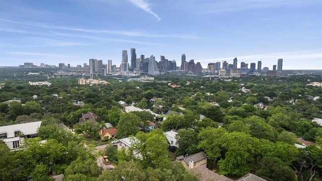 Photo - 1707 Kerr St