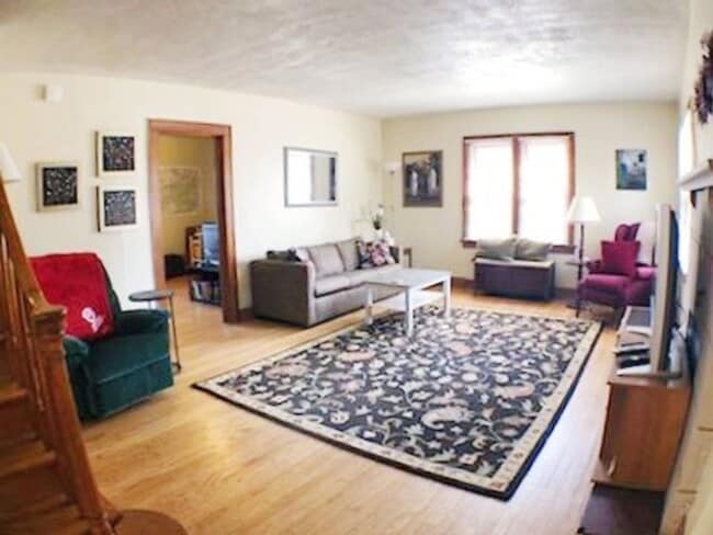 335 S Eagleson Ave Unit 1