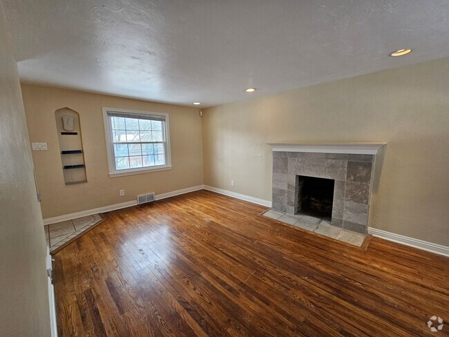 Building Photo - 3 bedroom 2.5 bath house for rent in Mt Le...