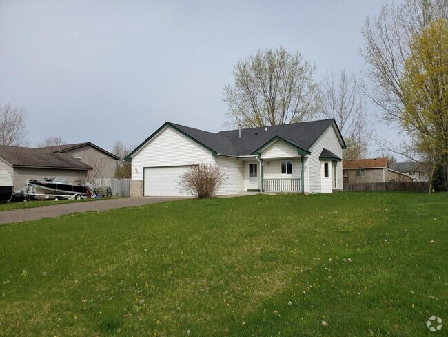 Building Photo - 10790 Matthew Dr Rental