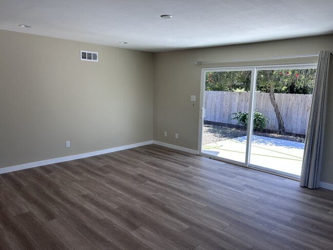 Photo - 1557 Southwood Dr