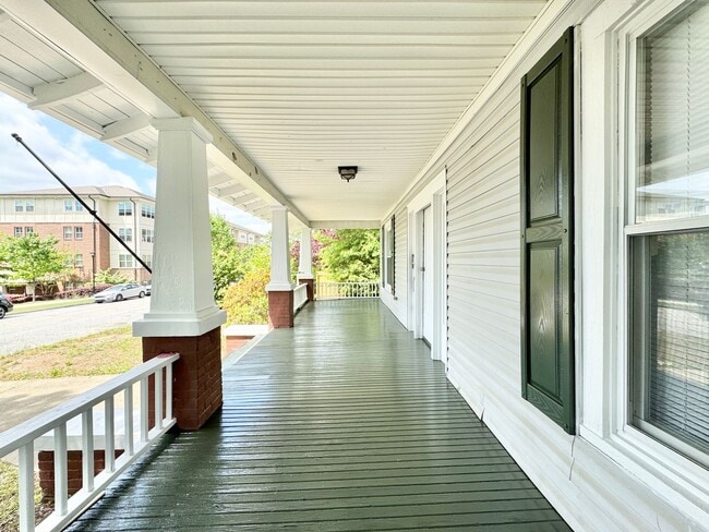 Photo - Adorable 2 Bedroom - Upstairs Unit Convenient to Downtown Greensboro & UNCG!