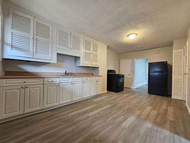 Building Photo - 27 Loring St Unit 1L