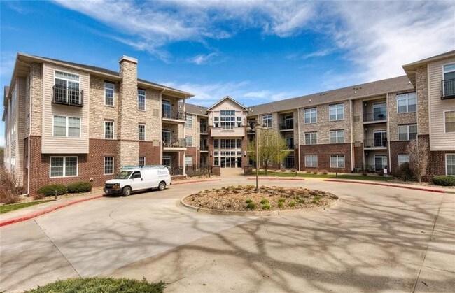 Photo - 3031 Grand Ave Unit #103