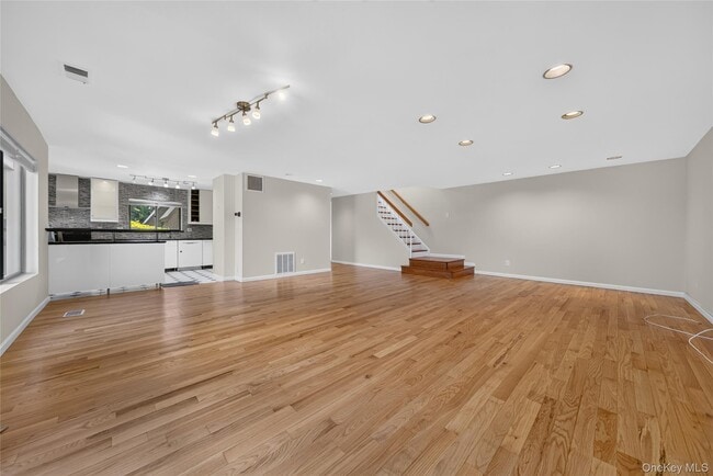Photo - 46 Acorn Ponds Dr