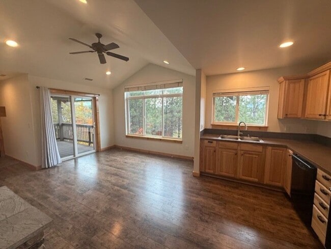 Photo - Adorable Roslyn Ridge Condo