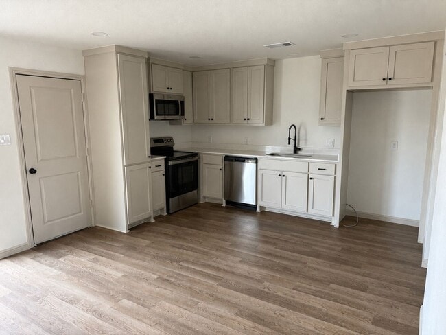 402 N Nolan River Rd Unit B